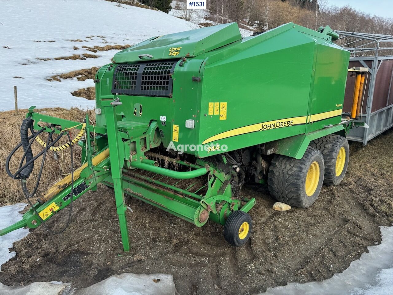 John Deere 744H rotoempacadora