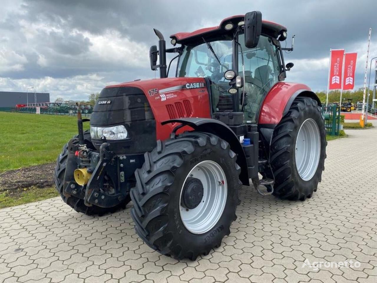 PUMA CVX 175 MIT FRONTZAPFWELLE tractor de ruedas