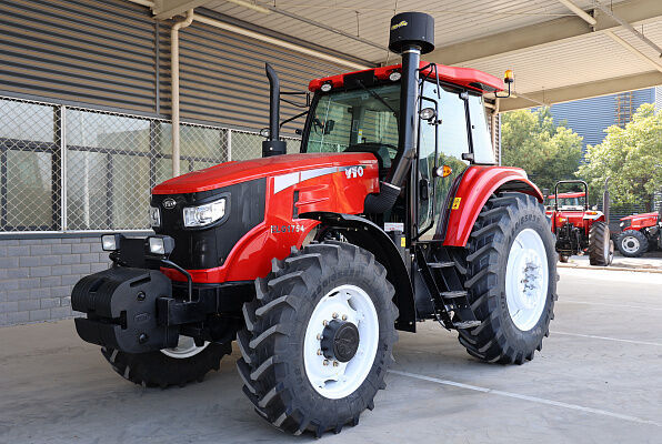 YTO ELG1754 tractor de ruedas nuevo
